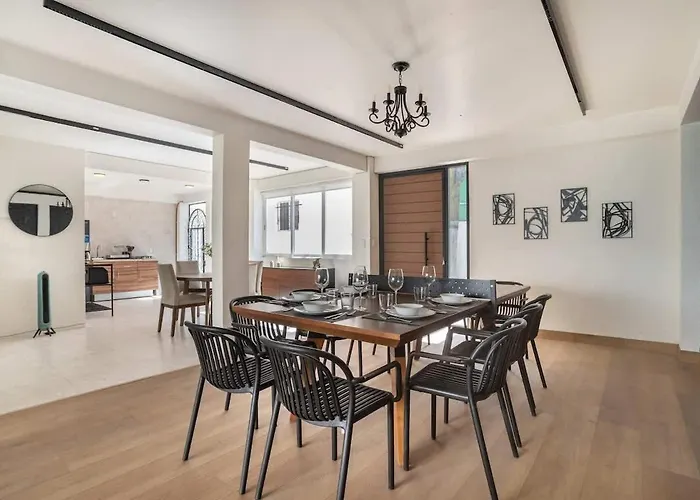 Сasa de vacaciones Spacious Ideal For Groups With Patio & Arcade *