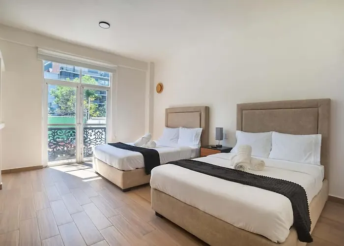 Spacious Ideal For Groups With Patio & Arcade *