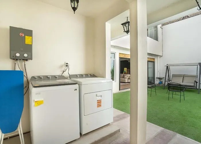 Holiday home Spacious Ideal For Groups With Patio & Arcade *