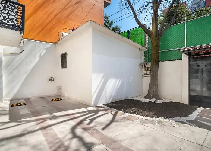 Spacious Ideal For Groups With Patio & Arcade